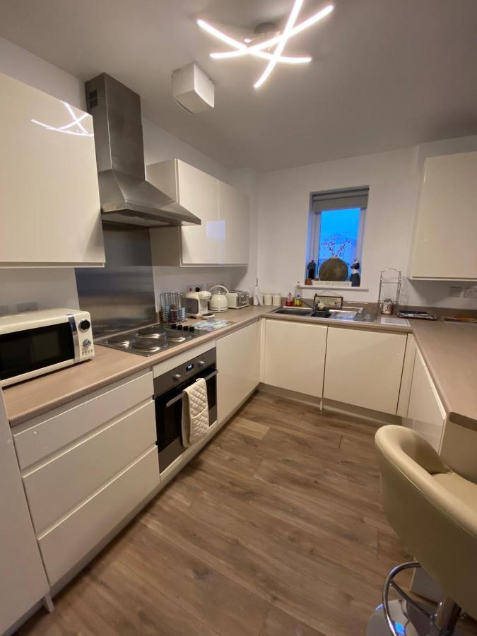 Luxury Riverside 2 Bedroomed Apartment With Balcony Newport  Buitenkant foto